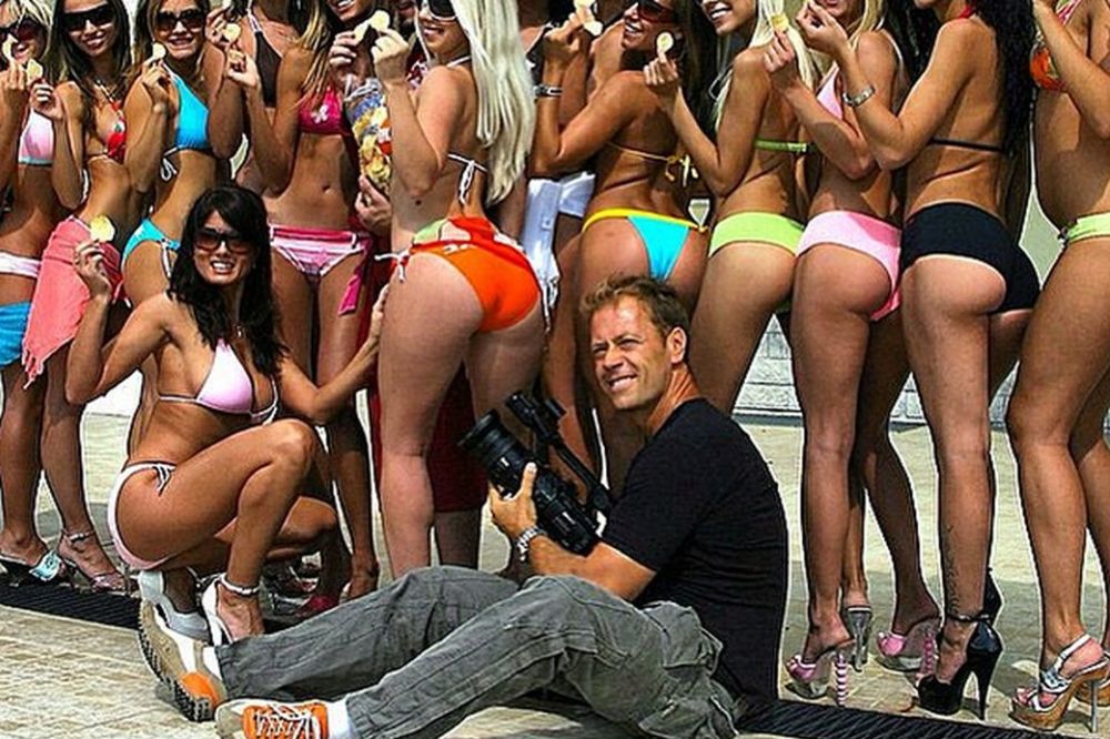 Bog seksa otvara porno akademiju! Hoćete da se prijavite? (FOTO)