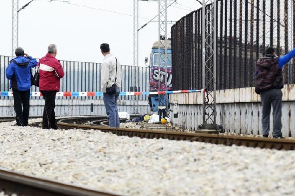 Teška tragedija: Dve osobe poginule kada ih je voz pregazio u Beogradu! (FOTO)