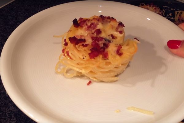 Ako do sada niste probali pica špagete, posle ovog recepta sigurno hoćete! (VIDEO)