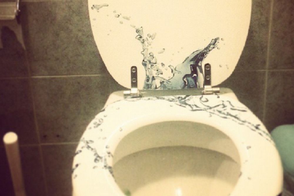 Saznajte koja 3 horoskopska znaka vam piške na dasku wc šolje!