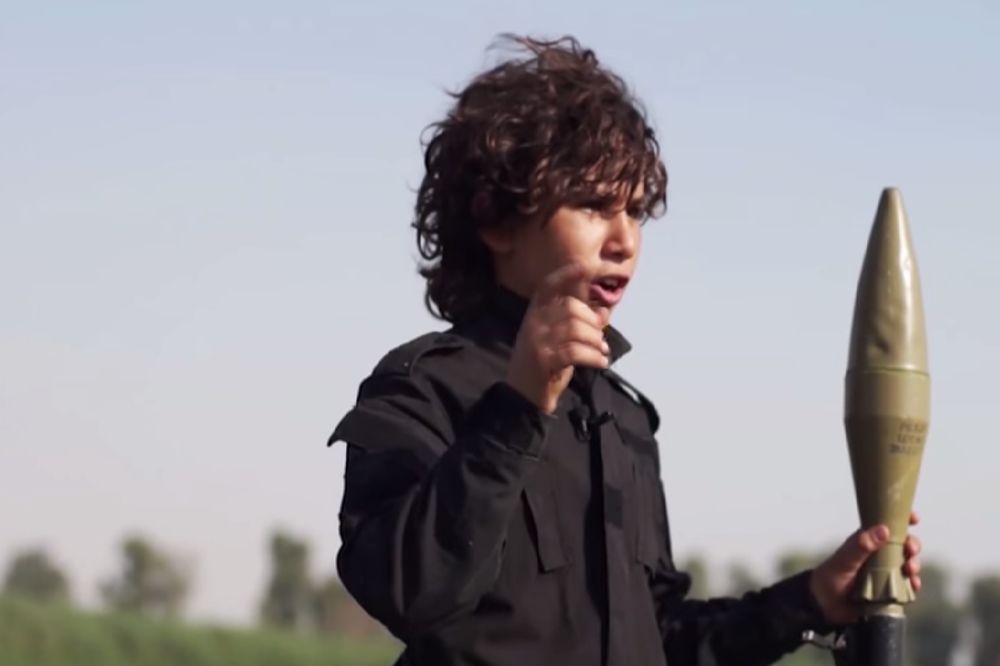 Ovaj klinac džihadista preti da će zaklati Obamu! (VIDEO)