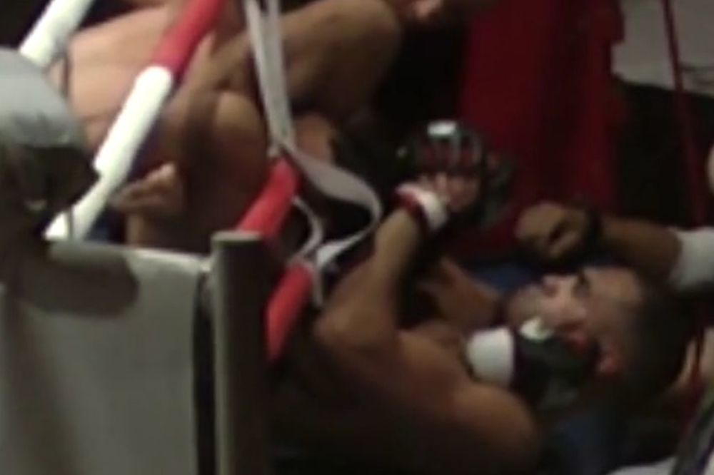 Izbaciti ga doživotno iz ringa: MMA borac davio protivnika konopcem! (VIDEO)