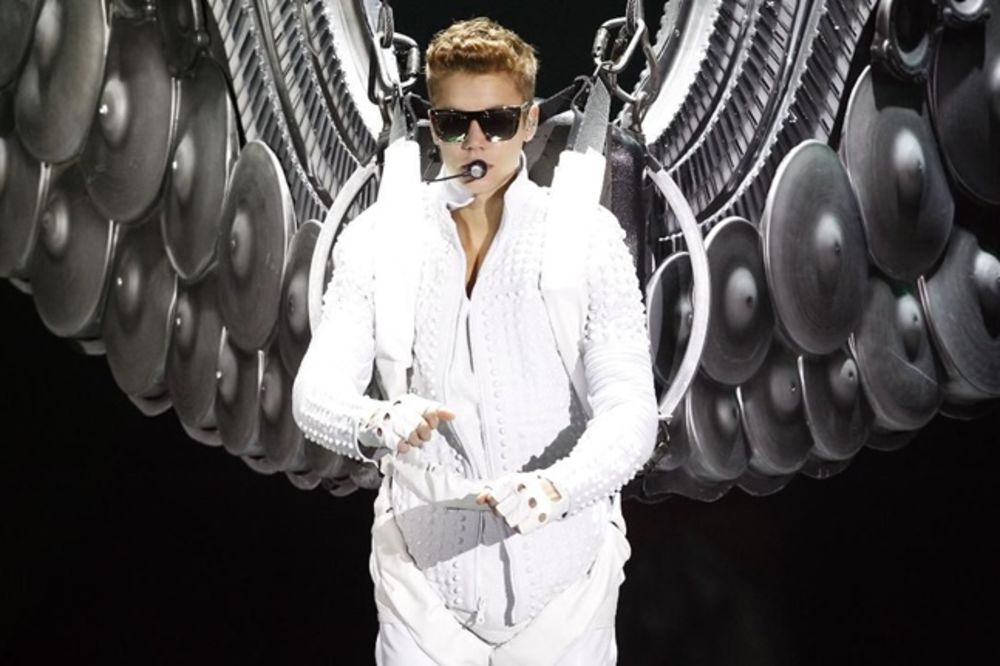 Net gori! Džastin Biber pokazao penis! I prozivaju ga gore nego Kim Kardašijan! (FOTO)