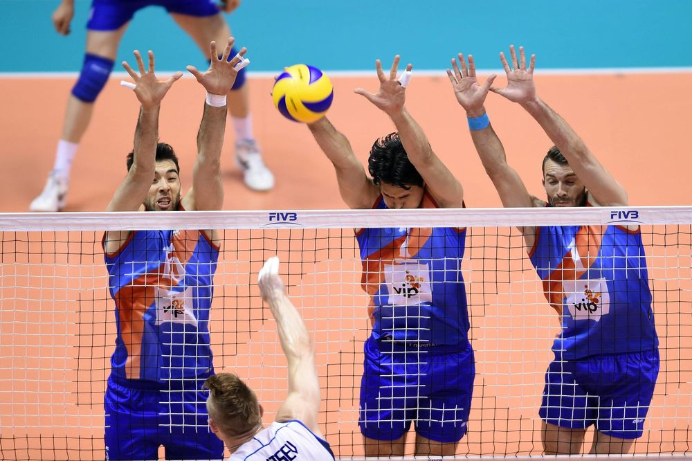 Odbojkaši Srbije u maratonskom meču pobedili Slovake na početku prvenstva Evrope!