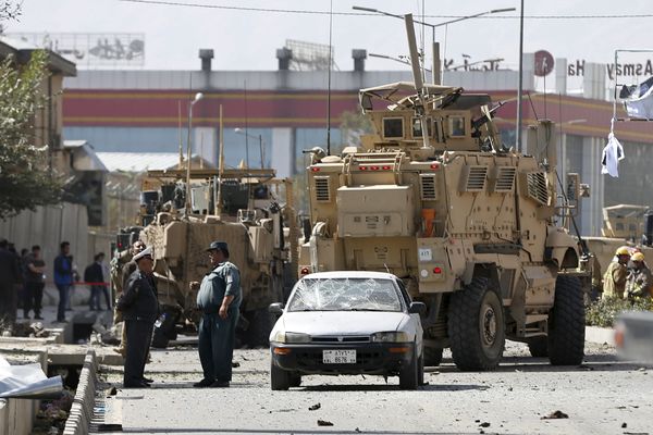 Eksplozija u Kabulu: NATO konvoj raznesen u paramparčad (FOTO) (VIDEO)