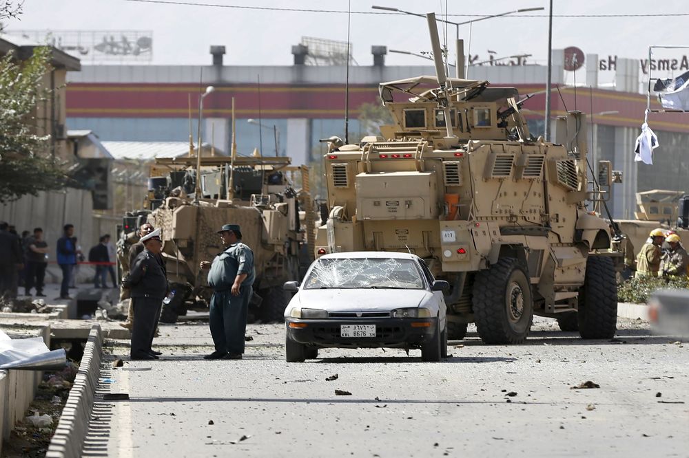 Eksplozija u Kabulu: NATO konvoj raznesen u paramparčad (FOTO) (VIDEO)