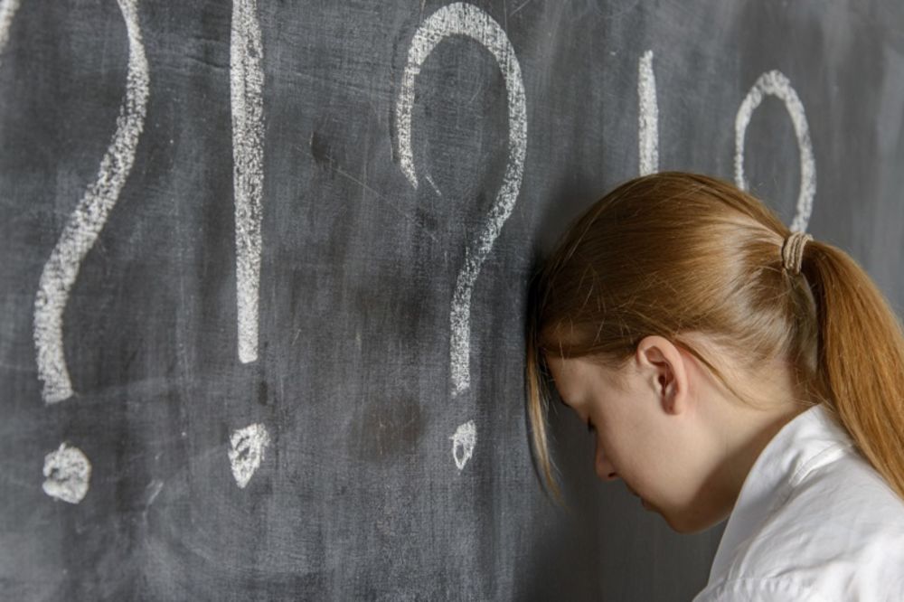 Srbija je jedina zemlja u Evropi u kojoj su prosvetarima smanjene plate!