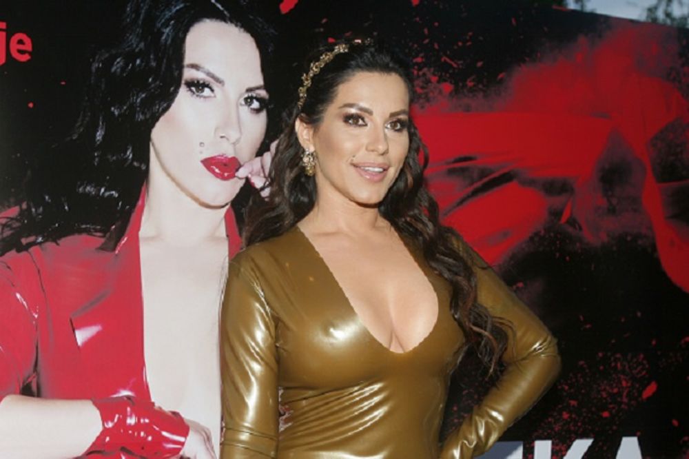 Seka Aleksić fura novi imidž! Kako vam se sviđa njena transformacija?(FOTO)