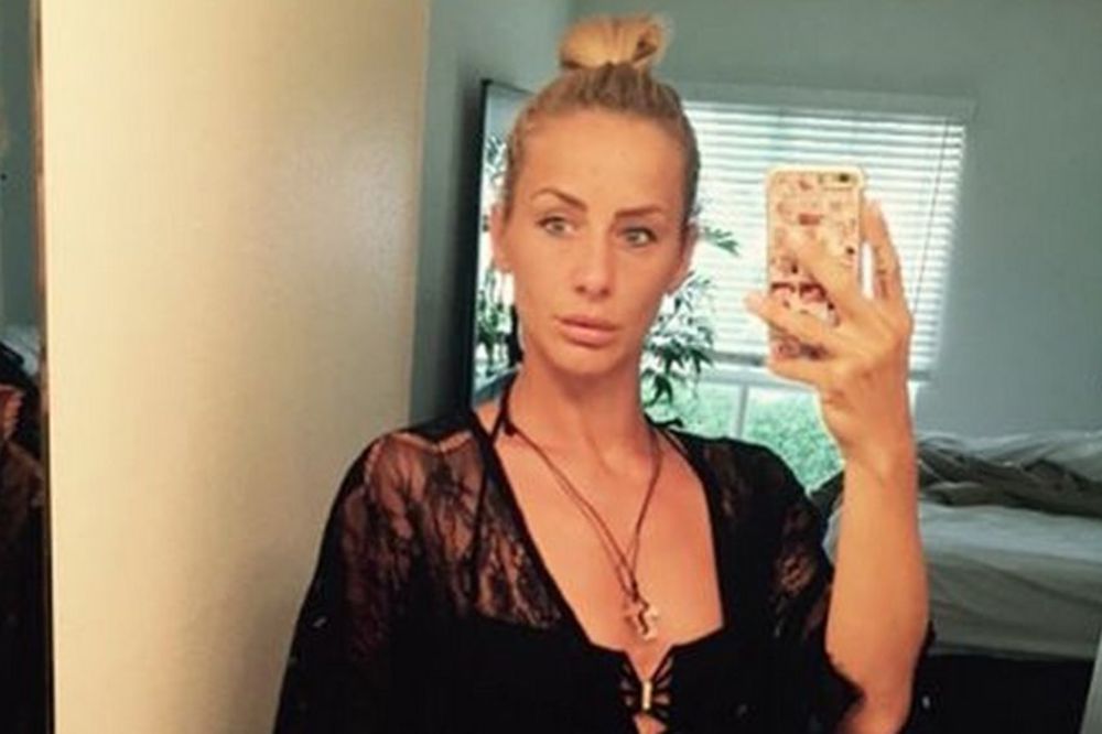 Ljubavna poruka Milice Dabović dok joj dečko rukama pokriva grudi! (FOTO)