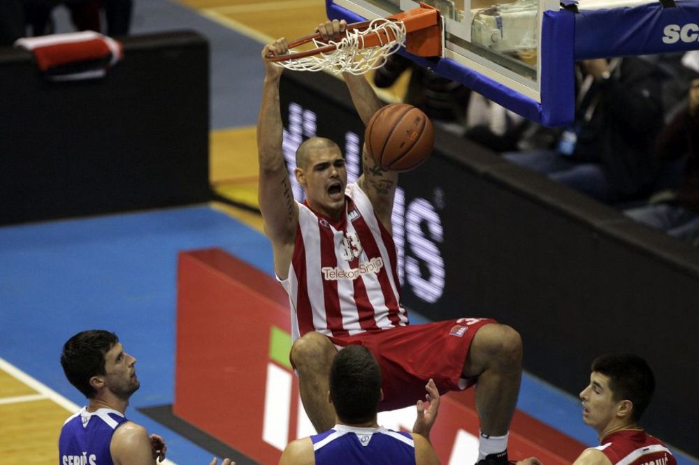 Cirbes odgovarao na pitanja Zvezdaša, prozivao Kalinića, otkrio omiljenu navijačku pesmu i 6 devojaka mu nisu problem! (FOTO)