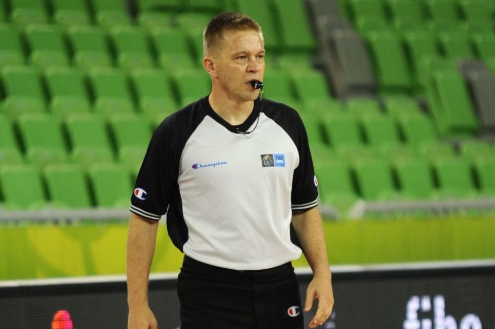 Zvezda pita: Zašto sudija iz Slovenije uvek sudi u Zagrebu i to na štetu Beograđana?!