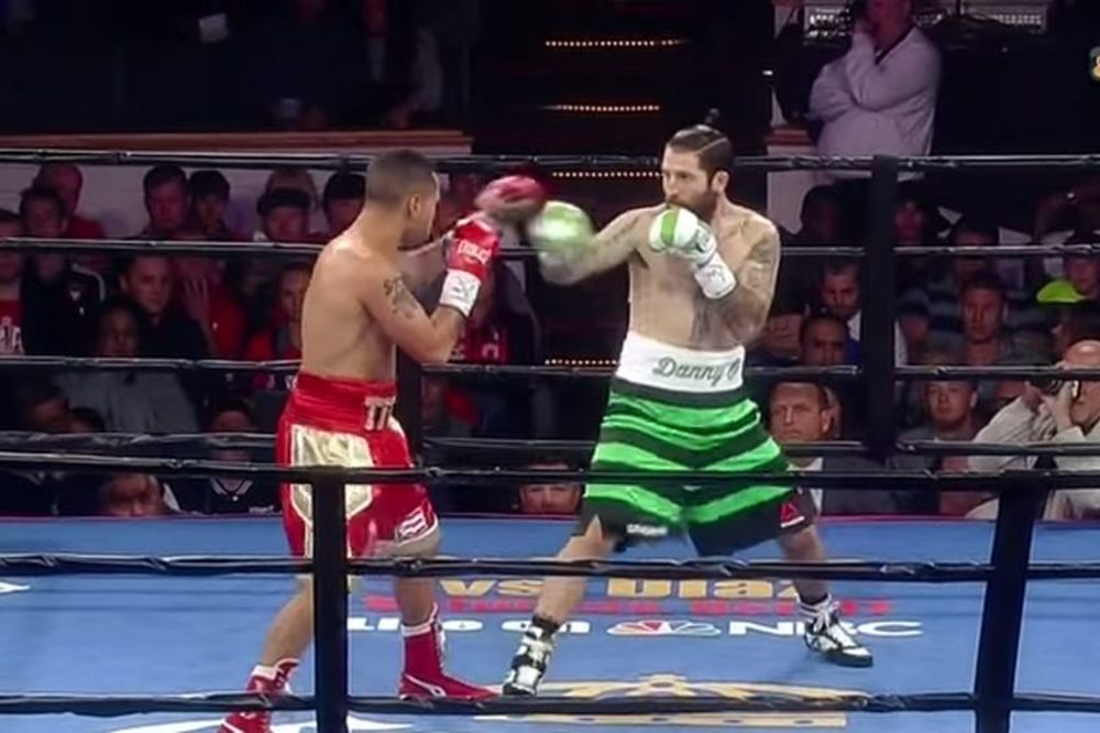 Izgledalo je kao najdosadnija borba ikada, a onda se sve završilo za 41 sekundu! (VIDEO)