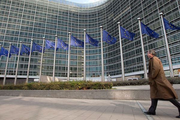 Izveštaj EK o napretku Srbije odložen zbog stranačkog skupa!