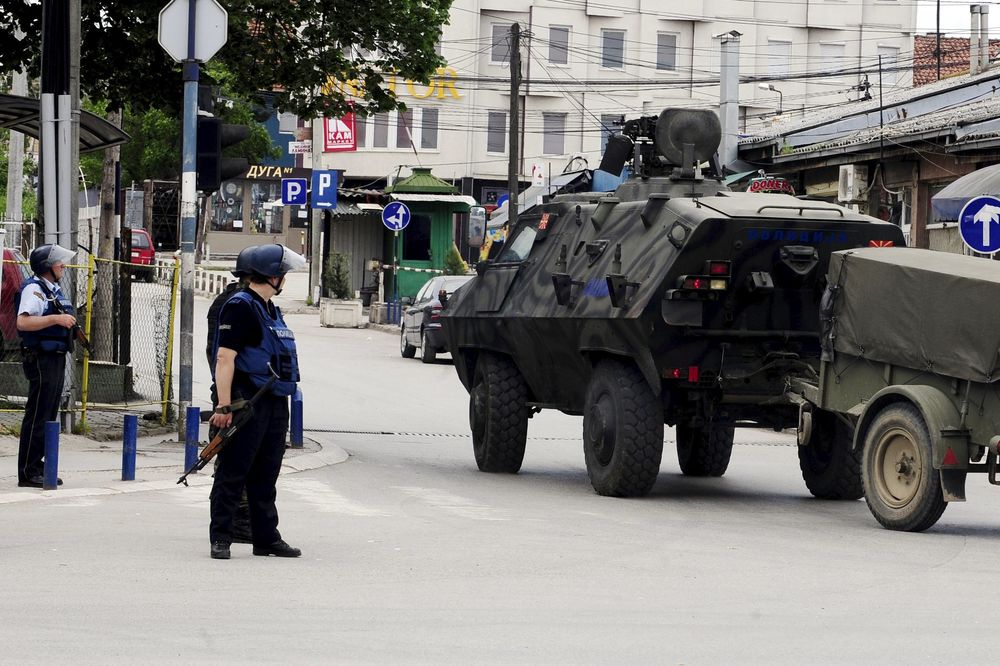 Piroman divljao po Kumanovu: Za sat vremena spalio 11 automobila!