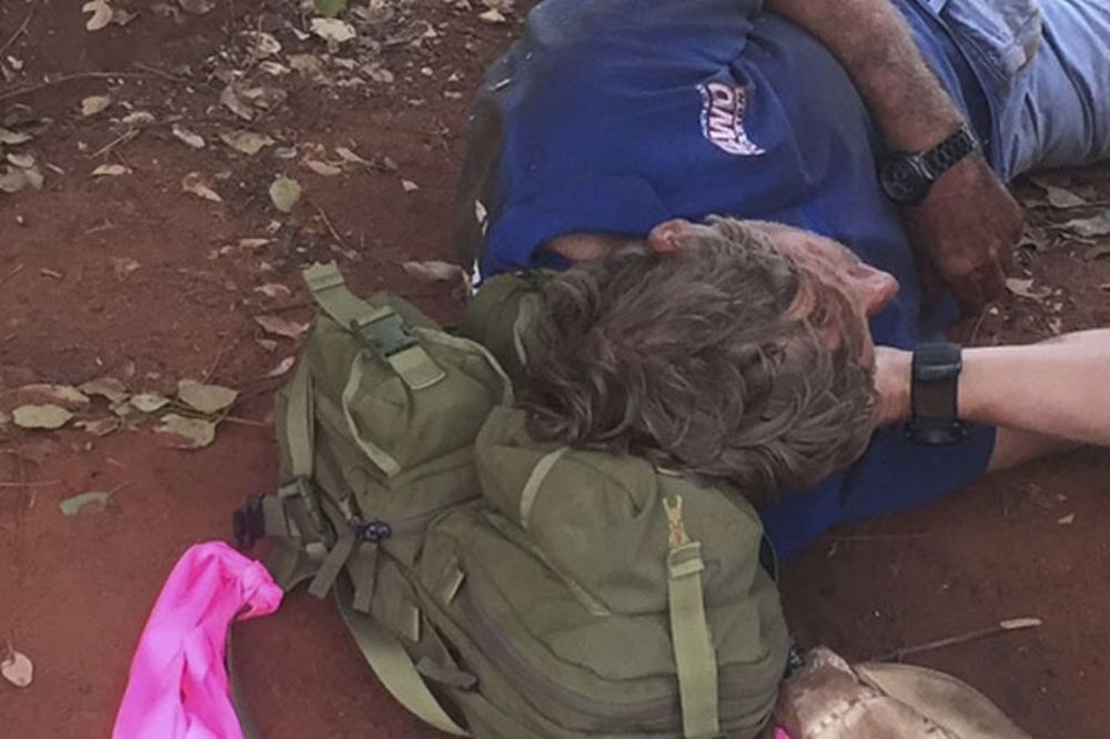 Preživeo šest dana u australijskoj pustari hraneći se mravima (VIDEO)