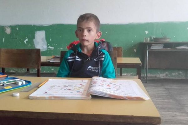 Luka Milenković je jedini đak u selu: Voleo bih da imam barem jednog druga! (FOTO)