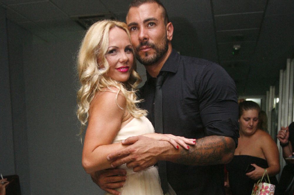 Uroš pukao! Nasrnuo na Jelenu Golubović zbog Slađe (FOTO) (VIDEO)