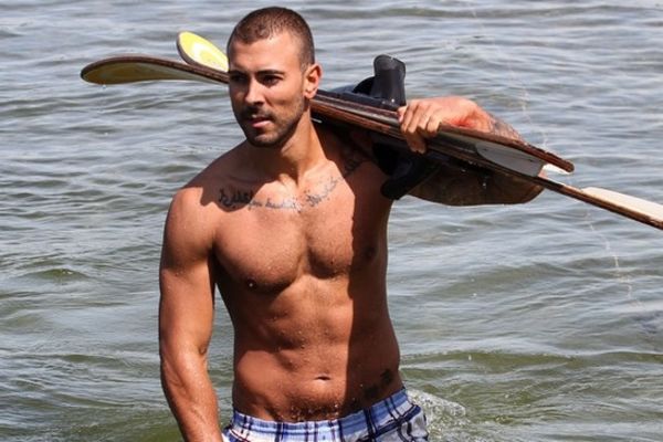 Nasilnik! Urošu bio zabranjen ulazak u Srbiju! Nije on kaskader! (FOTO)