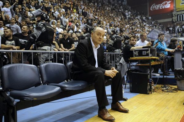 DULETA VAM NEĆEMO OPROSTITI: Da li će Grobari bojkotovati utakmice svog kluba? (FOTO)