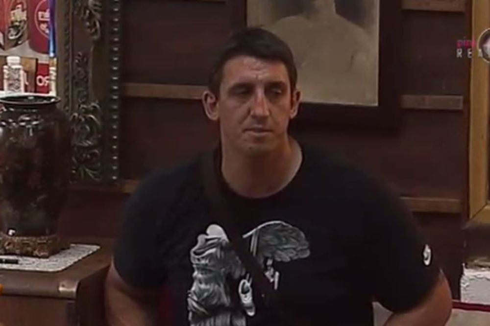 Kristijan u depresiji! Žena ga i definitivno ostavlja, plače zbog deteta! (FOTO)