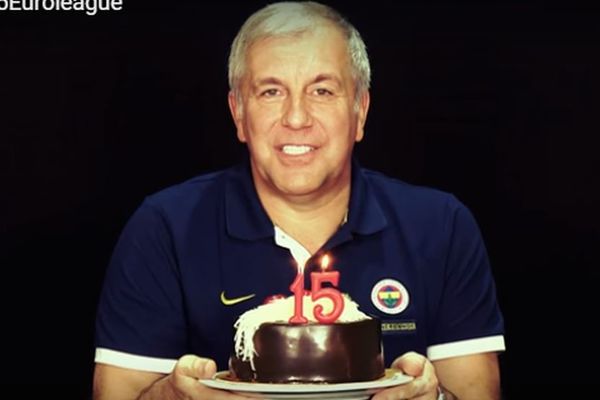 Zvezdaš i Partizanovac pevali rođendansku pesmicu Evroligi, a Obradović duvao svećice! (VIDEO)