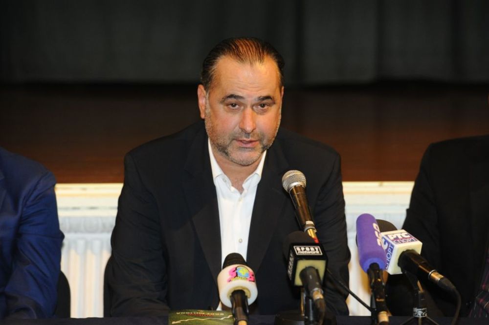 Kad bi baba bila đed: Novi šou Grofa Božovića na konferenciji!