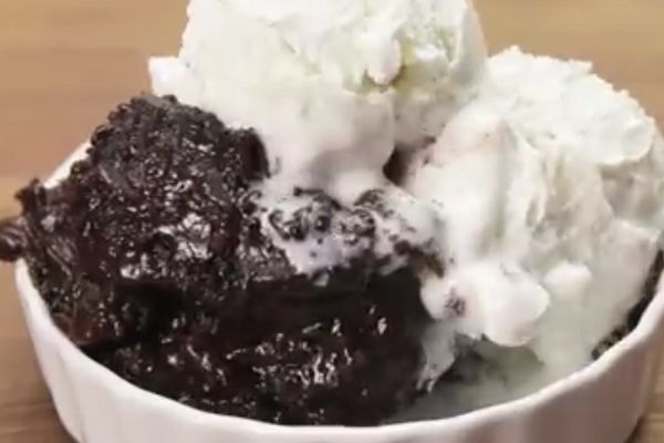 Da li ste i vi Lava kolač celog život pravili na pogrešan način? Ovako je lakše! (VIDEO)