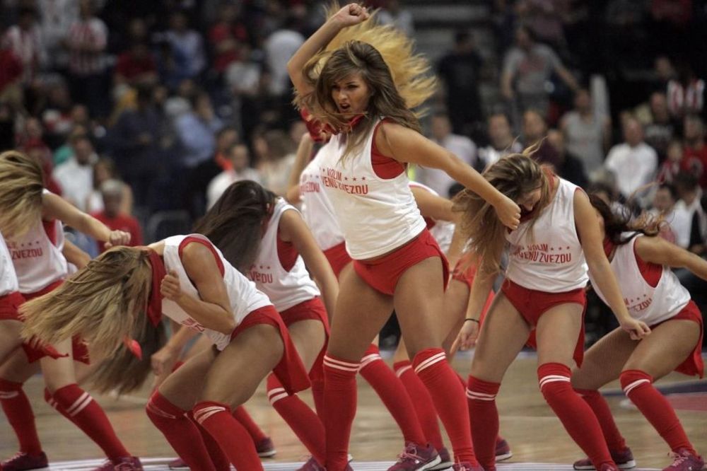 Arena je gorela zbog njih: Zvezdine čirlidersice raspaljivale maštu Delija! (VIDEO)