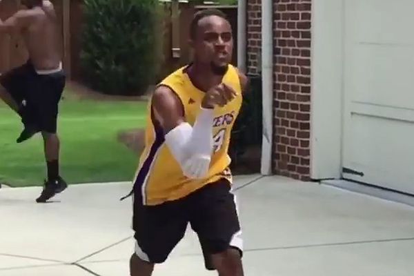 Nasmejao nas je do suza imitirajući Divca, a evo šta je radio drugim NBA zvezdama! (VIDEO)