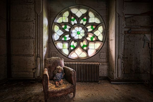 21 fotka grandiozne napuštene kuće kojoj fale samo duhovi! (FOTO)