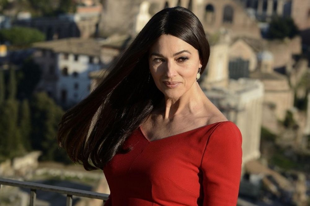 Jedi dobro, pij dobro, imaj dobar seks i smej se! Pravila življenja najseksipilnije žene na svetu (FOTO)