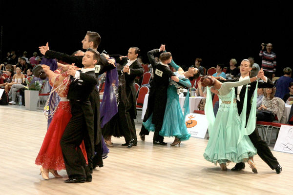 Rešite kviz i saznajte: Koja narodna igra vam najbolje pristaje?