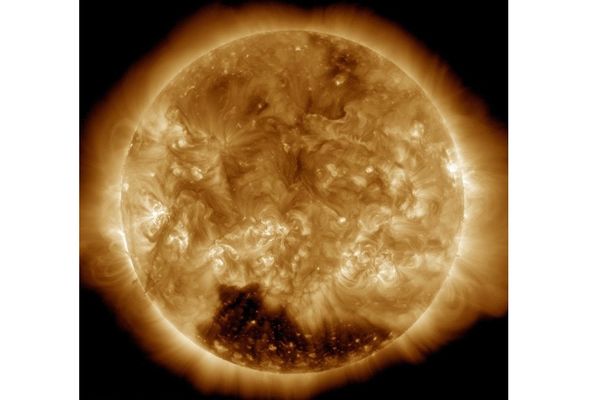 Crna rupa veličine 50 Zemlji primećena na Suncu! (FOTO) (VIDEO)