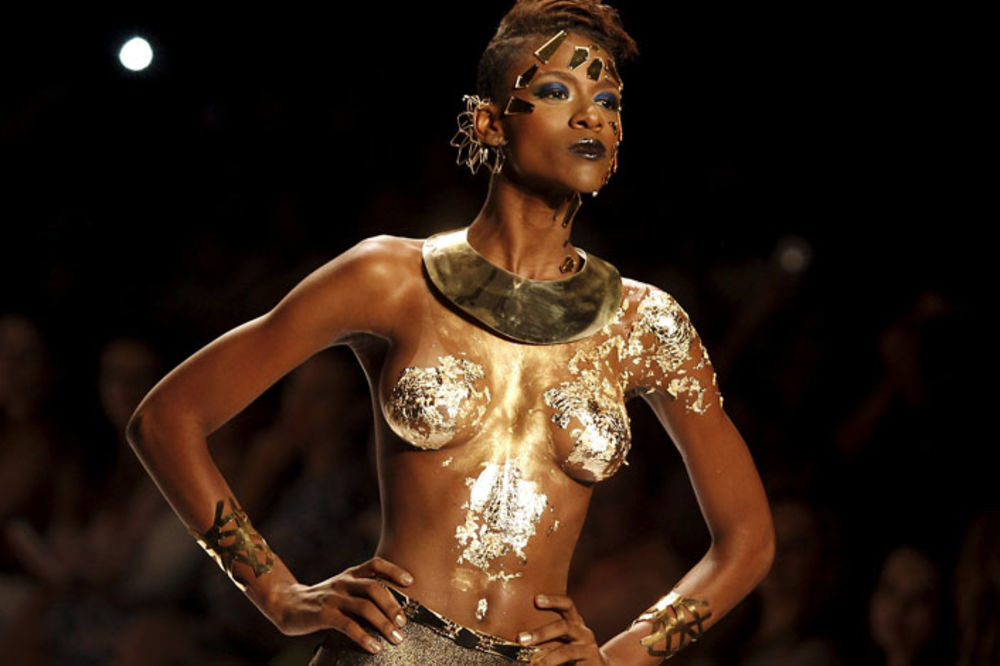 Svet visoke mode danas izgleda ovako. Da li biste nosili ove kreacije? (FOTO)