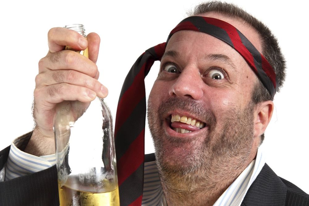 Pijani i goli Irac nasrtao na stjuardese, prava drama počela kad je avion prinudno sleteo u Beograd!