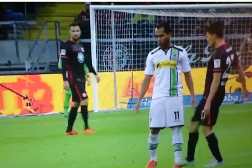 Nemci pokrenuli istragu protiv srpskog reprezentativca zbog namernog gaženja protivnika! (VIDEO)