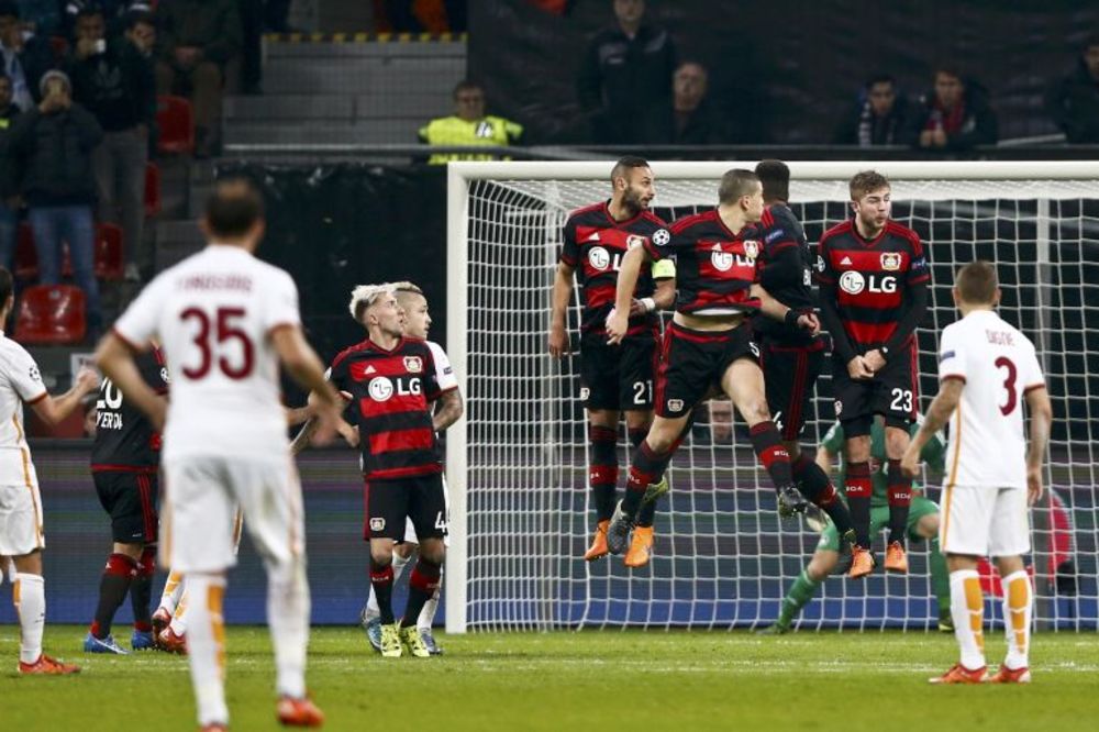 Pjanićeva lepotica, Hulkova bomba i Lakazetova majstorija obeležile veče u Ligi šampiona! (VIDEO)