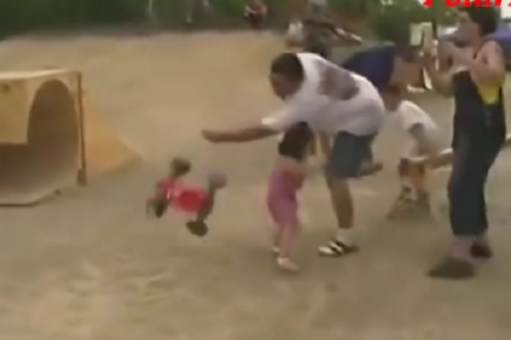 Sve za svoje mezimce: Super-tate spasavaju decu i svet! (VIDEO)