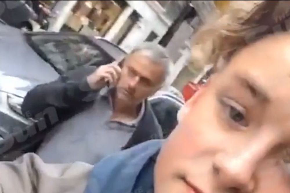 Murinjo odgurnuo dečaka koji je pokušao da se slika s njim! (VIDEO)