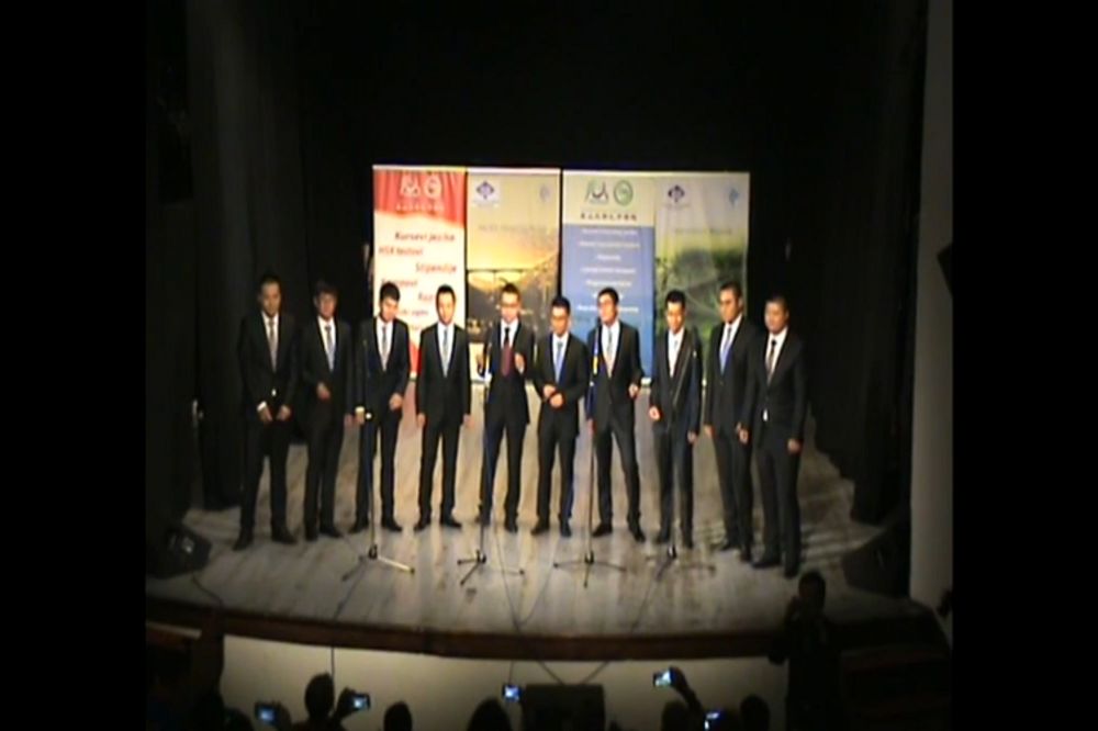 Kinezi su otpevali ovu pesmu na crnogorskom i oduševili đetiće! (VIDEO)