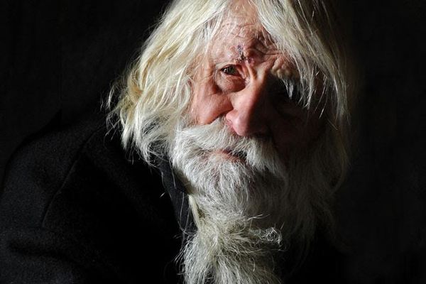 Ne možete ni da zamislite čime se bavi ovaj bugarski prosjak! (VIDEO)