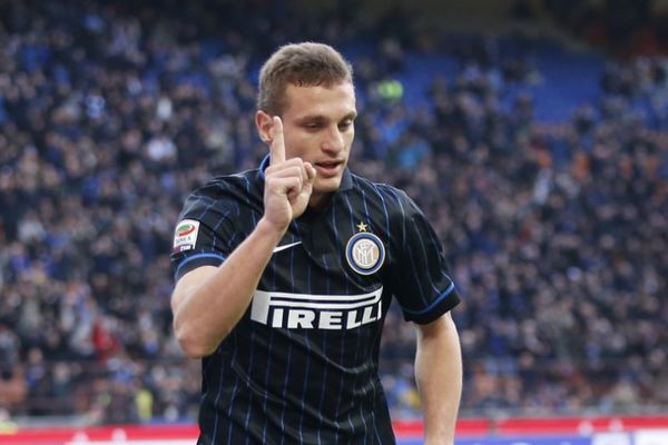 Vidić slavi 34. rođendan, a ovih 10 poteza su obeležili njegovu bogatu karijeru! (VIDEO)