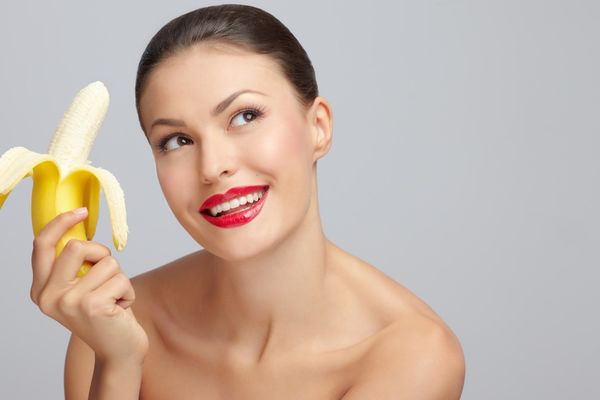 Da li ste sigurni da jedete banane na pravi način? Posle ovoga ćete jesti čak i koru (FOTO)