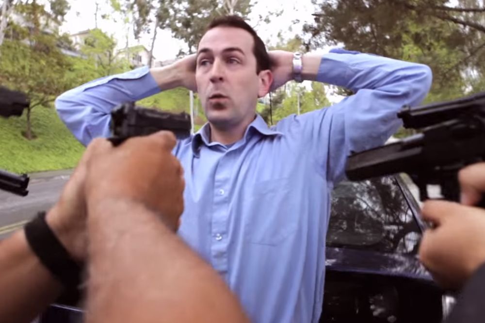 Gde je devojčica, vikali su policajci: Nećete verovati gde su je našli! (VIDEO)