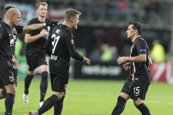 Zakuvalo se u Partizanovoj grupi: Augzburg srušio AZ Alkmar u gostima! (VIDEO)