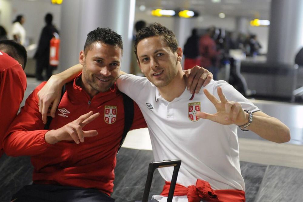 Turci prete smrću Karleušinom mužu: Tražili da se slika s albanskom zastavom! (FOTO)