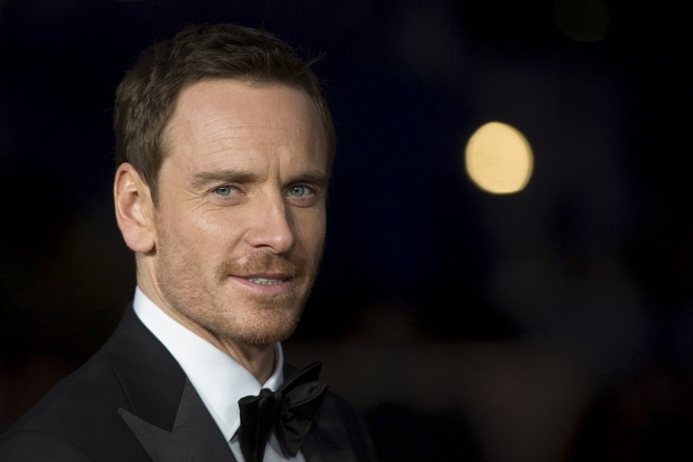 33 seksi pogleda Majkla Fasbendera od kojih klecaju kolena (VIDEO)