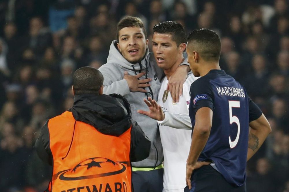 Radost, histerija i neverica: Ovako reaguju deca kad vide svoje fudbalske idole! (GIF)