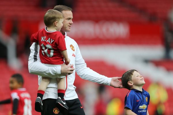 Ovo mu se neće dopasti: Sin Vejna Runija ne nosi tatin, već dres velikog suparnika! (FOTO)