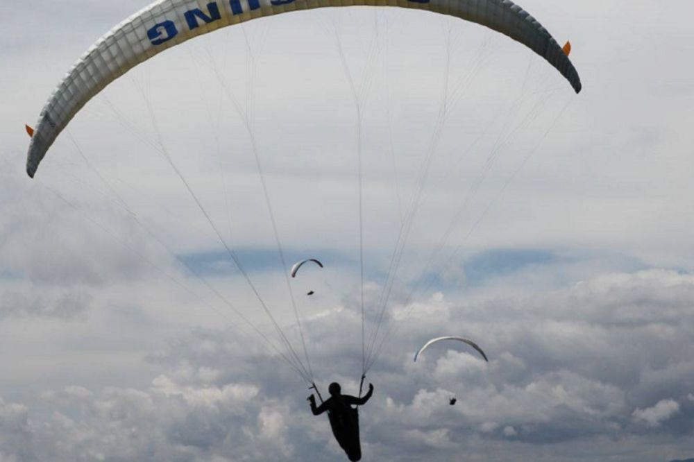 Izraelac paraglajderom odleteo u Siriju i priključio se džihadistima!